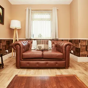 https://the-castle-house-whitby.yorkshirehotels.net